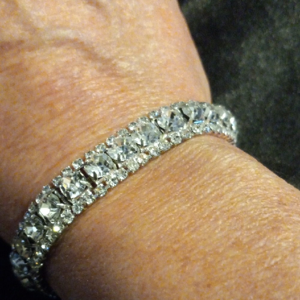 Beautiful Silver and rhinestone tennis Bracelet